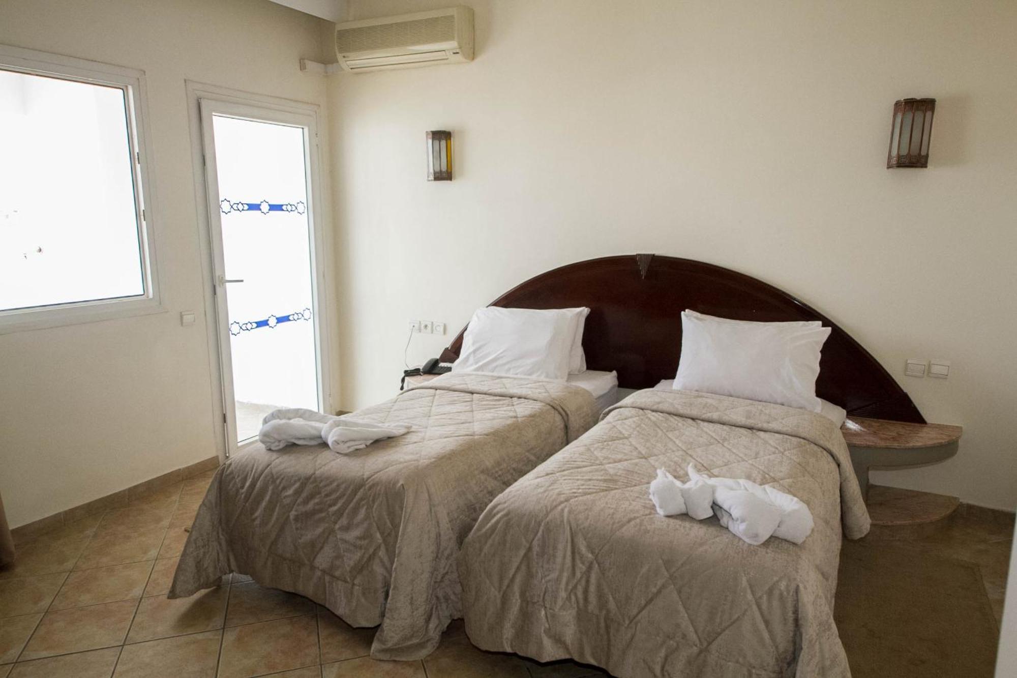 Studio with Sea View,1706784390:JPEG